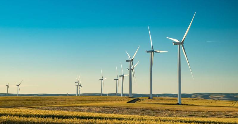 Jak skutecznie zbudować własną elektrownię wiatrową i stać się niezależnym energetycznie