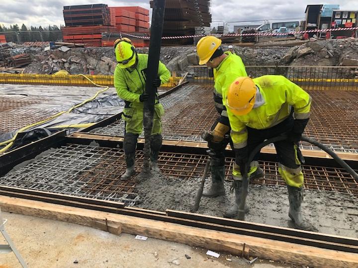 Optymalne proporcje: ile piasku dodać do worka cementu na wylewkę?