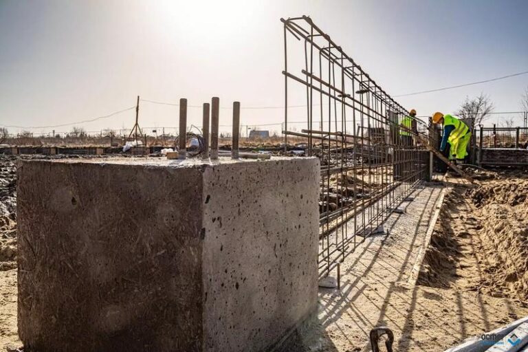 Jak wysokie wody gruntowe wpływają na fundamenty budynków?