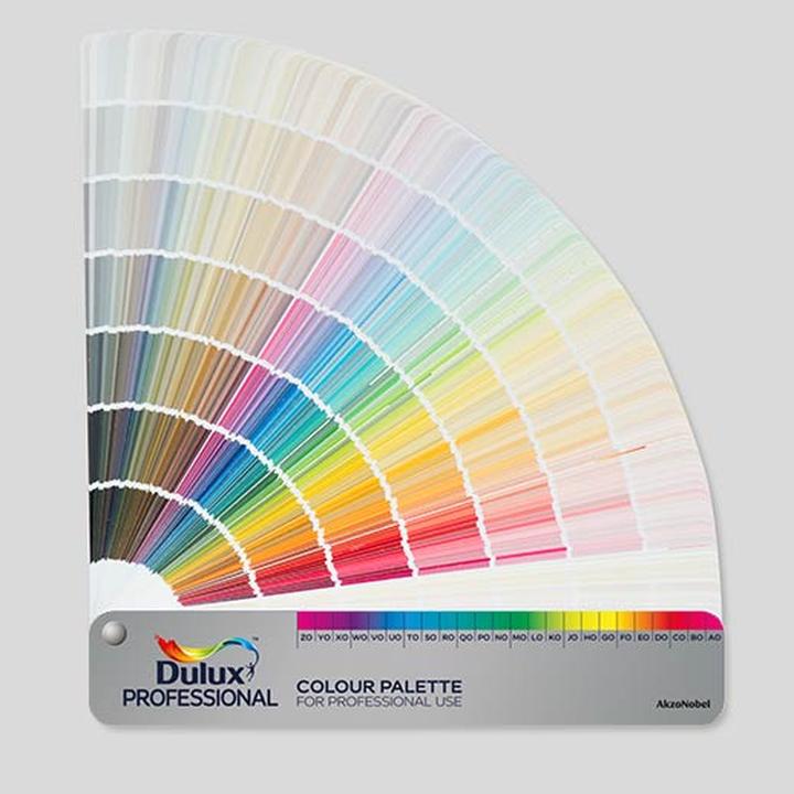 Odcienie, które oczarują: jaki kolor farby wybrać na klatkę schodową?