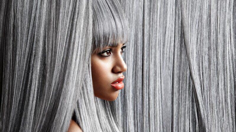 Popielaty kolor włosów