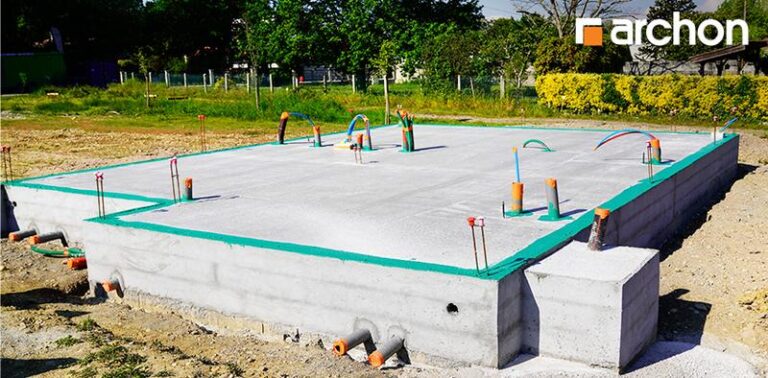 Ile betonu na chudziaka? Praktyczny przewodnik dla budujących fundamenty
