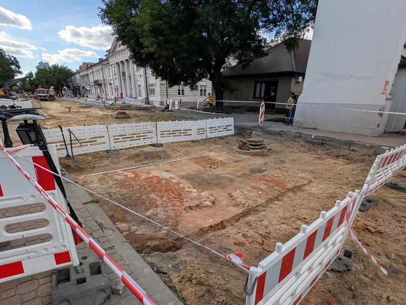 Jakie są rzeczywiste koszty wykonania fundamentu pod bramę?