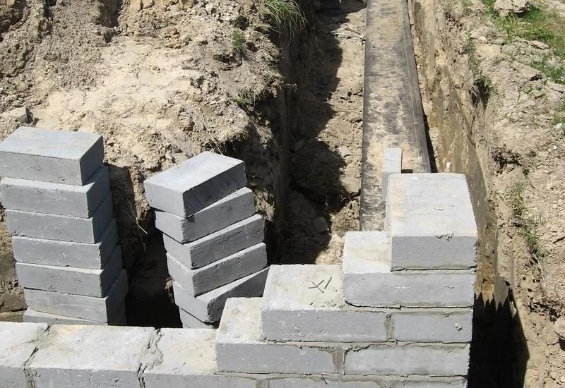 Ile bloczków potrzebujesz na każdy m2 fundamentu? Sprawdź to!