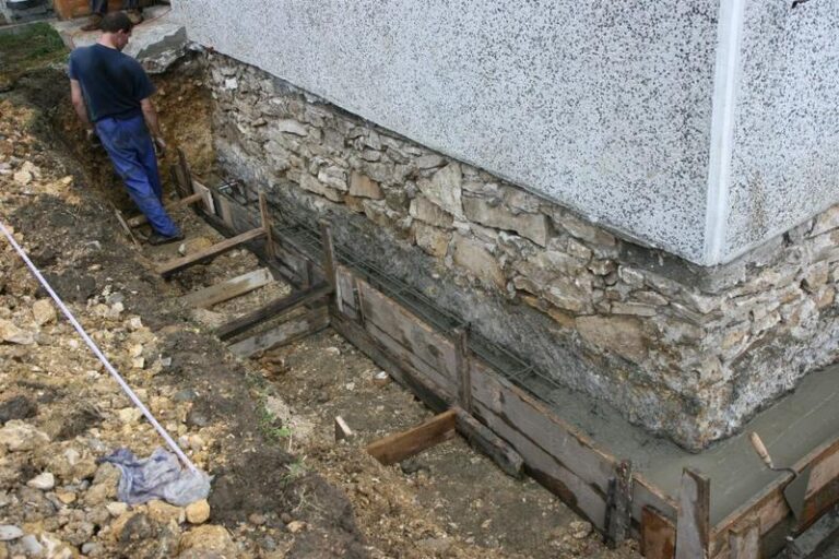 Jak często należy podlewać fundamenty, aby zapewnić ich trwałość?