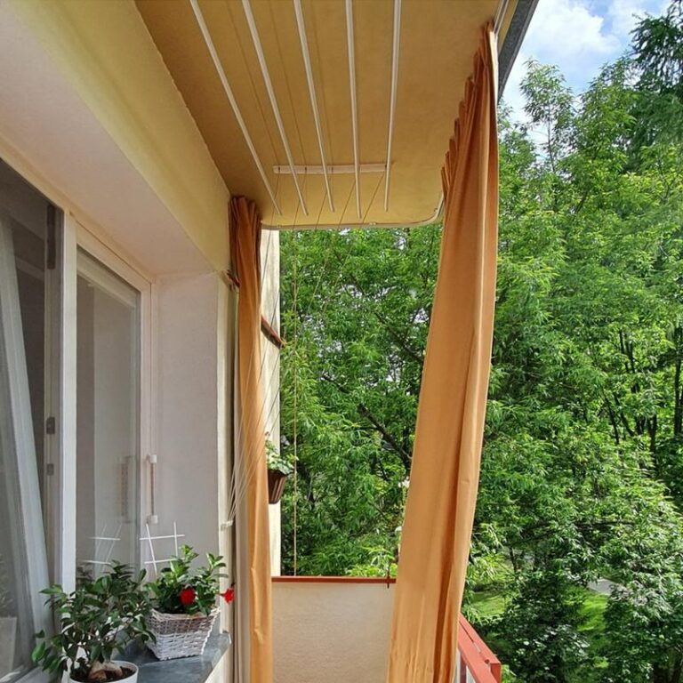 Praktyczny przewodnik: jak łatwo zamontować karnisz na balkonie